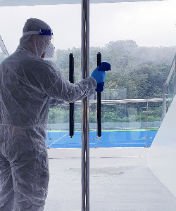 현관 문 표면 소독